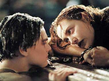 Jack and Rose in Water-Titanic